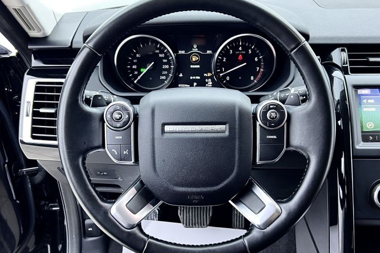 Used Land Rover Discovery 2018 3.0 SC V6 SE Interior 2
