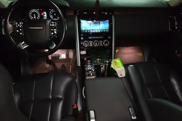 Used Land Rover Discovery 2018 3.0 SC V6 HSE Interior 2