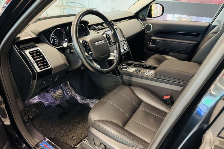 Used Land Rover Discovery 2018 2.0T SE Interior 3