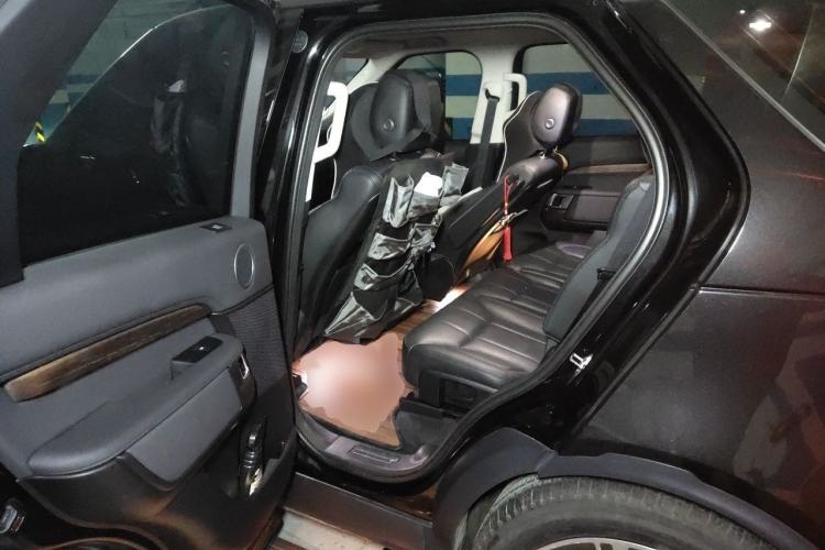 Used Land Rover Discovery 2018 3.0 SC V6 HSE Interior 4