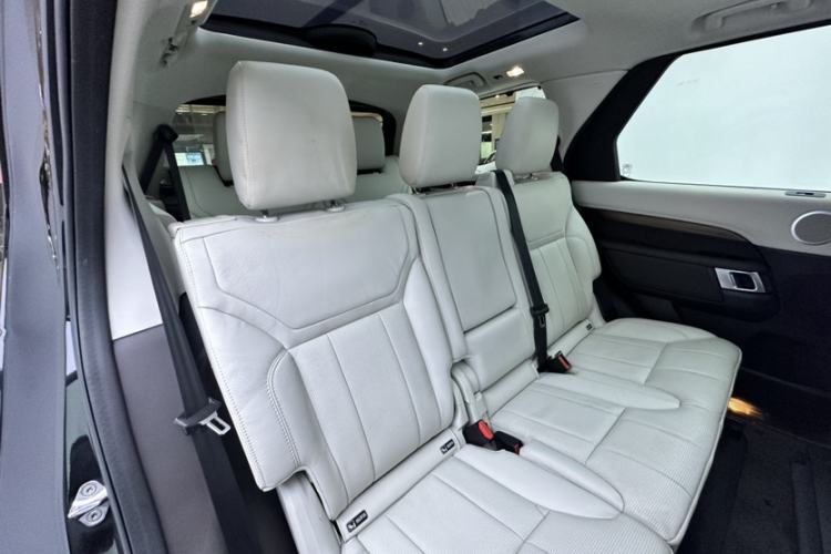 Used Land Rover Discovery 2018 3.0 SC V6 HSE Interior 5