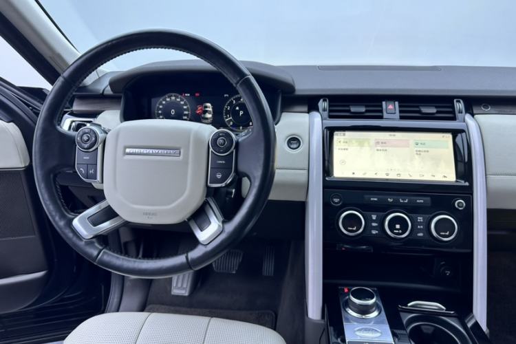 Used Land Rover Discovery 2018 3.0 SC V6 HSE Interior 6