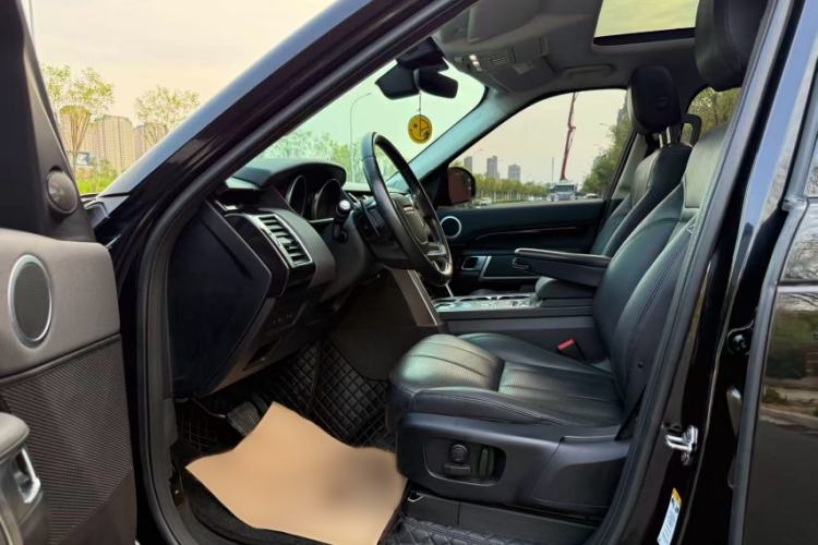 Used Land Rover Discovery 2018 3.0 SC V6 SE Interior 7