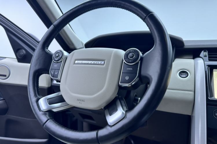 Used Land Rover Discovery 2018 3.0 SC V6 HSE Interior 9
