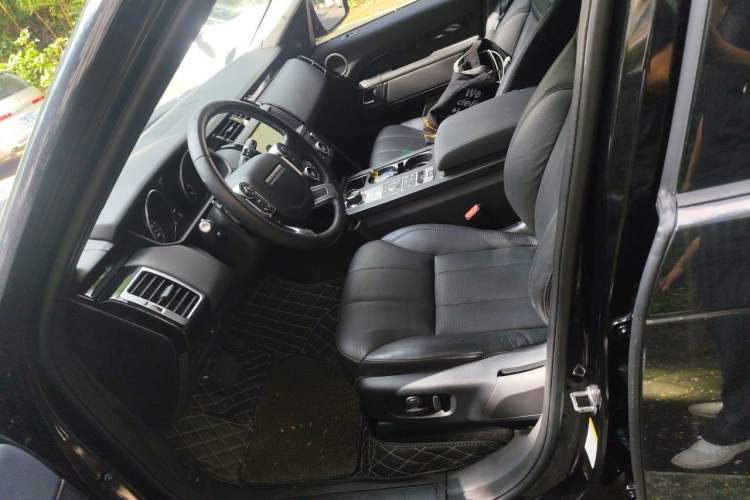 Used Land Rover Discovery 2018 3.0 SC V6 SE Left Front Seat