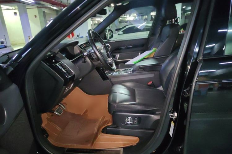 Used Land Rover Discovery 2018 3.0 SC V6 SE Left Front Seat
