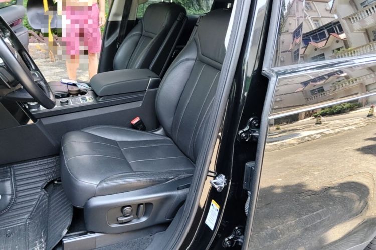 Used Land Rover Discovery 2018 3.0 SC V6 SE Left Front Seat