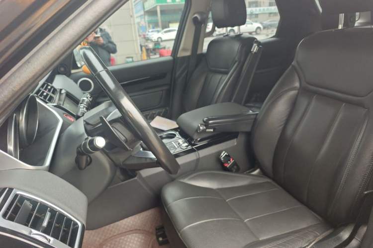 Used Land Rover Discovery 2018 3.0 SC V6 SE Left Front Seat