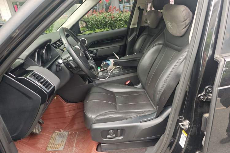 Used Land Rover Discovery 2018 3.0 SC V6 SE Left Front Seat