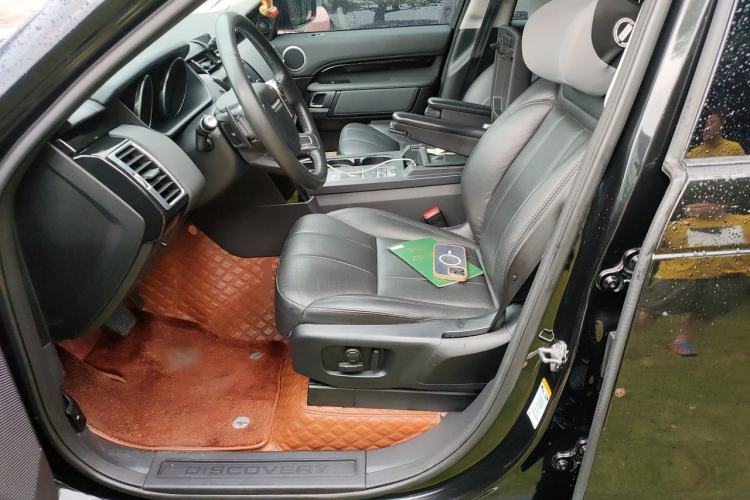 Used Land Rover Discovery 2018 3.0 SC V6 SE Left Front Seat