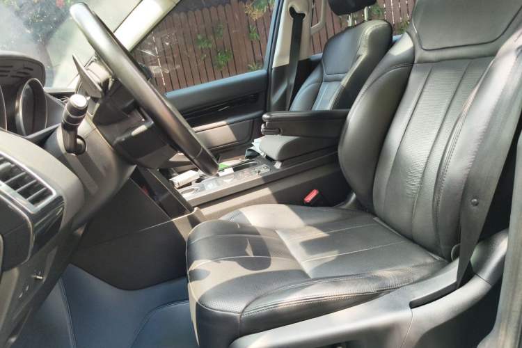 Used Land Rover Discovery 2018 3.0 SC V6 SE Left Front Seat