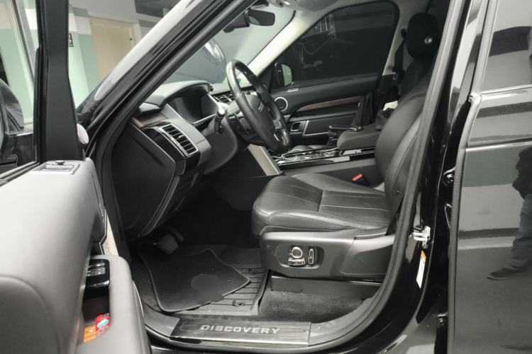 Used Land Rover Discovery 2018 3.0 SC V6 HSE Left Front Seat