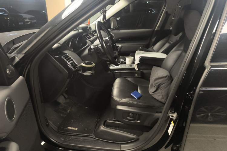 Used Land Rover Discovery 2018 3.0 SC V6 SE Left Front Seat