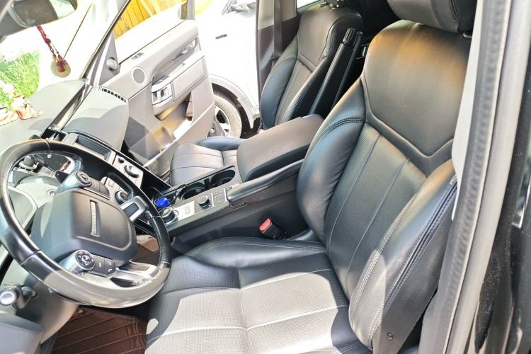 Used Land Rover Discovery 2018 3.0 SC V6 SE Left Front Seat