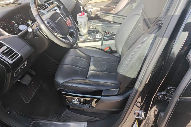 Used Land Rover Discovery 2018 3.0 SC V6 HSE Left Front Seat