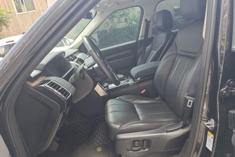 Used Land Rover Discovery 2018 3.0 SC V6 HSE Left Front Seat