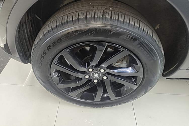 Used Land Rover Discovery 2018 2.0T Special Edition Left Front Wheel Hub