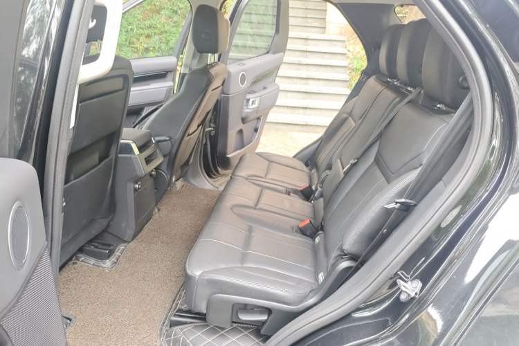 Used Land Rover Discovery 2018 3.0 SC V6 SE Left Rear Seat