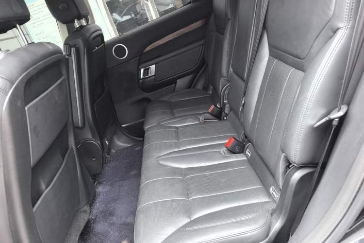 Used Land Rover Discovery 2018 3.0 SC V6 HSE Left Rear Seat