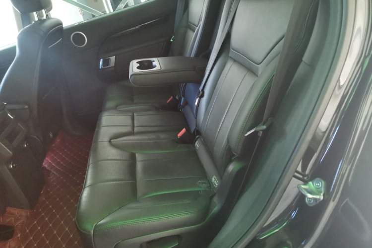 Used Land Rover Discovery 2018 2.0T SE Left Rear Seat