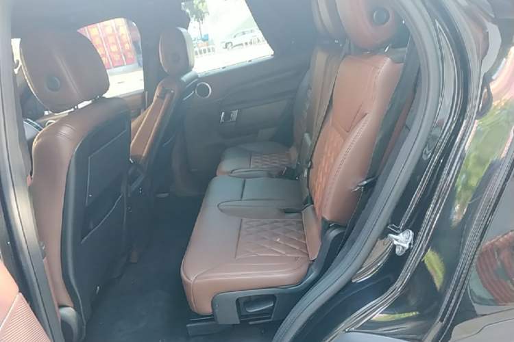 Used Land Rover Discovery 2018 3.0 SC V6 SE Left Rear Seat