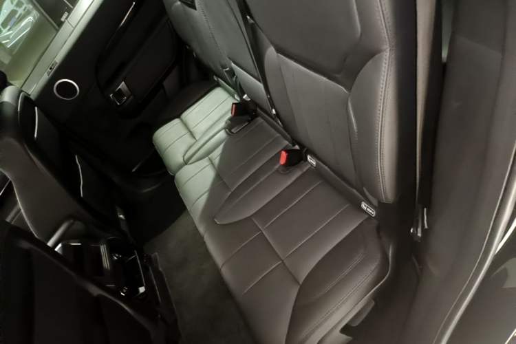 Used Land Rover Discovery 2018 3.0 SC V6 SE Left Rear Seat