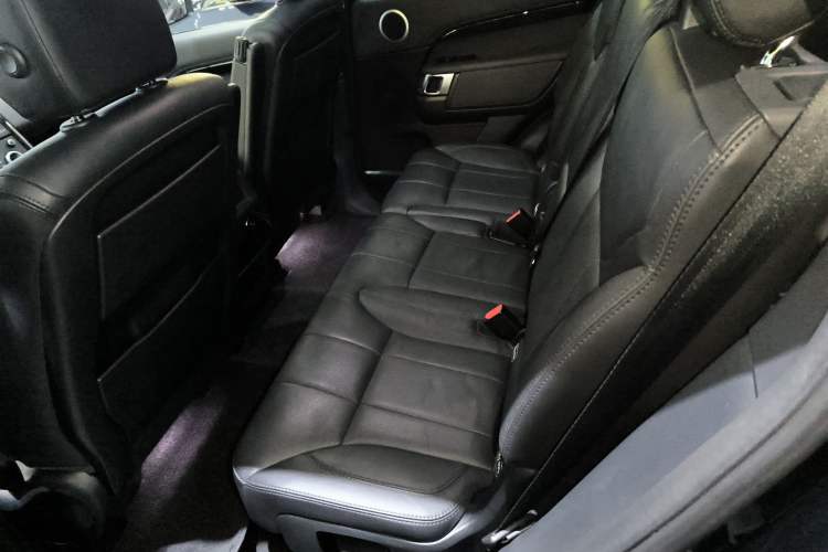 Used Land Rover Discovery 2018 3.0 SC V6 SE Left Rear Seat