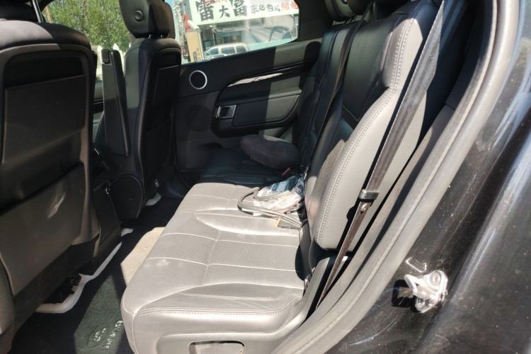 Used Land Rover Discovery 2018 2.0T SE Left Rear Seat