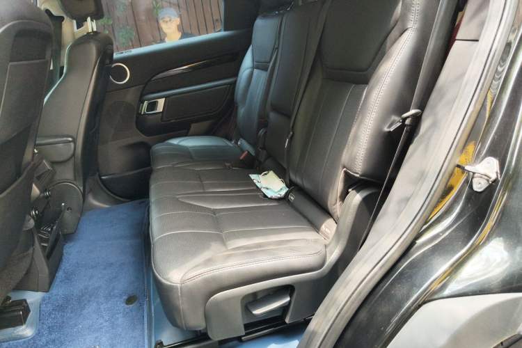 Used Land Rover Discovery 2018 3.0 SC V6 SE Left Rear Seat