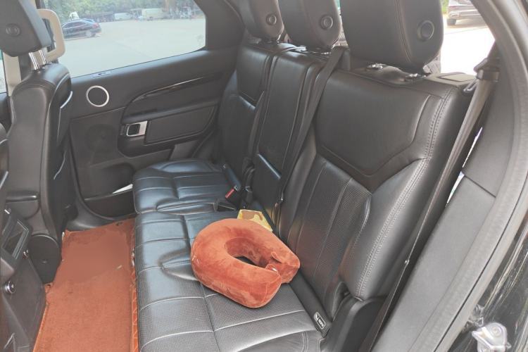 Used Land Rover Discovery 2018 2.0T SE Left Rear Seat