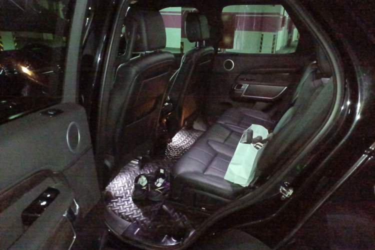 Used Land Rover Discovery 2018 3.0 SC V6 SE Left Rear Seat