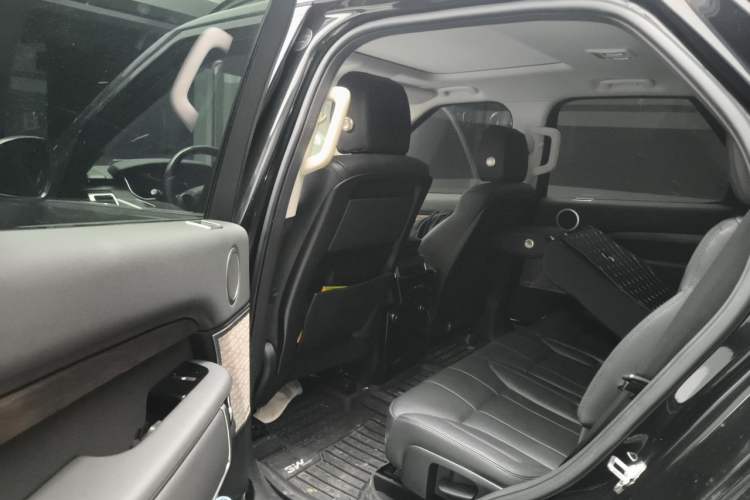 Used Land Rover Discovery 2018 3.0 SC V6 HSE Left Rear Seat