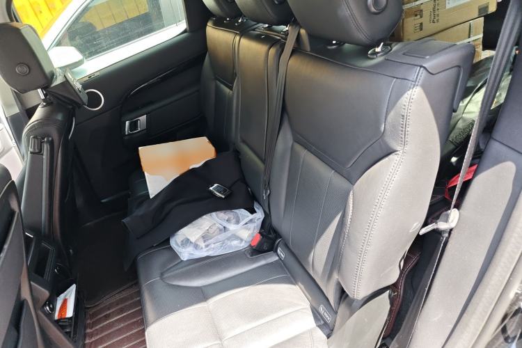 Used Land Rover Discovery 2018 3.0 SC V6 SE Left Rear Seat