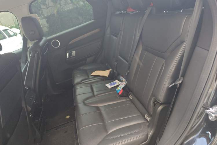 Used Land Rover Discovery 2018 3.0 SC V6 HSE Left Rear Seat