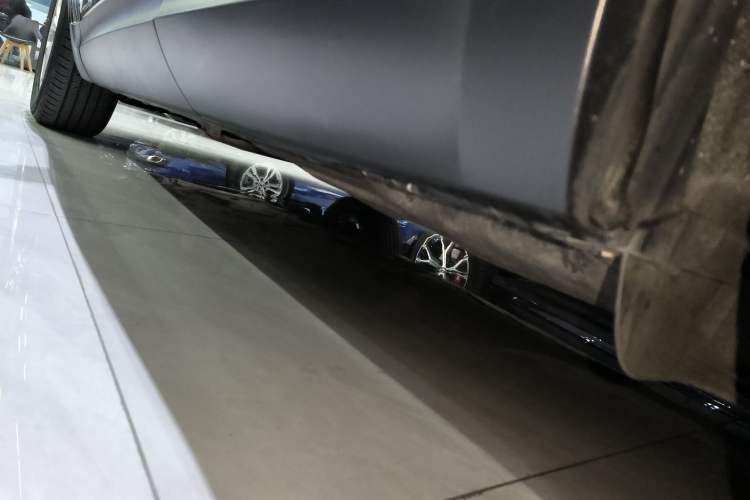 Used Land Rover Discovery 2018 3.0 SC V6 SE Left Side Sill