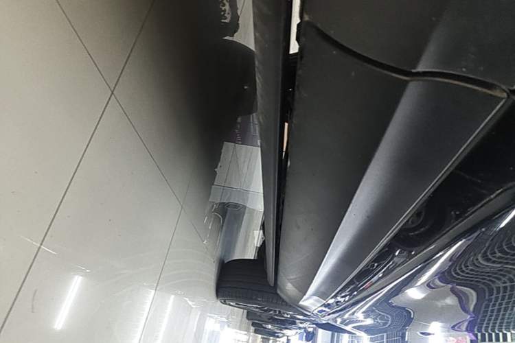 Used Land Rover Discovery 2018 2.0T Special Edition Left Side Sill