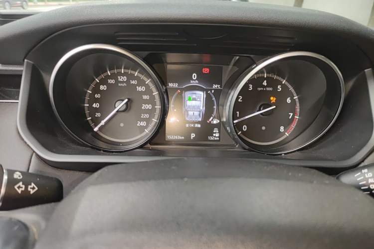 Used Land Rover Discovery 2018 3.0 SC V6 SE Odometer Close Up
