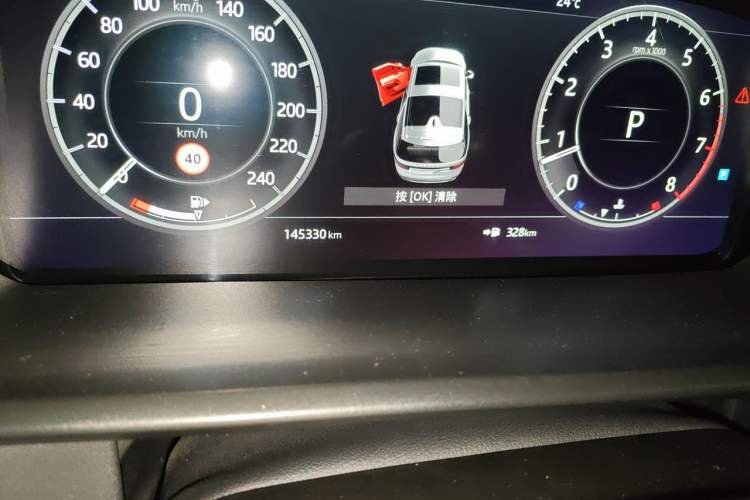 Used Land Rover Discovery 2018 3.0 SC V6 HSE Odometer Close Up