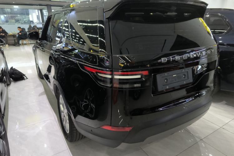 Used Land Rover Discovery 2018 3.0 SC V6 SE Rear Left 45 Deg