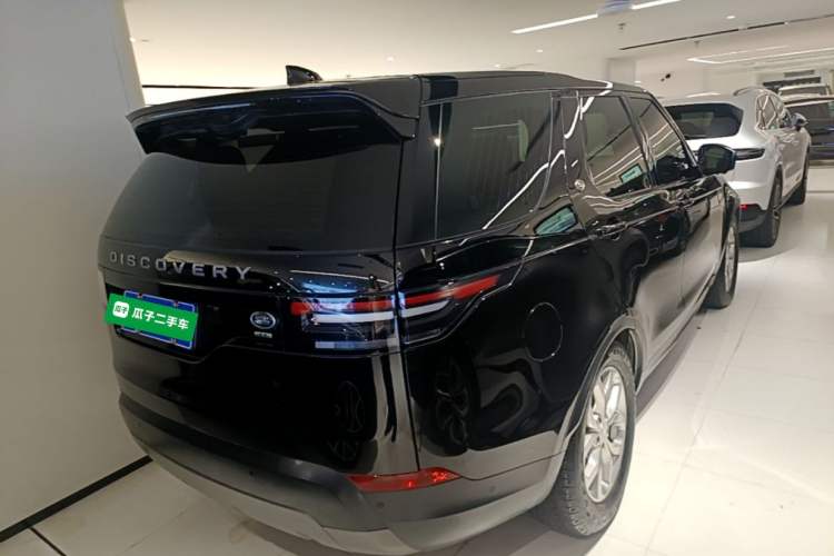Used Land Rover Discovery 2018 3.0 SC V6 SE Rear Right 45 Deg