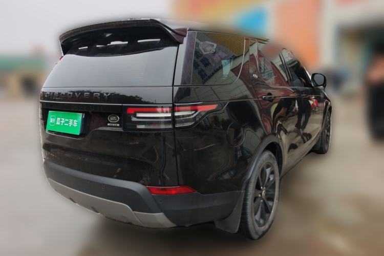 Used Land Rover Discovery 2018 2.0T SE Rear Right 45 Deg