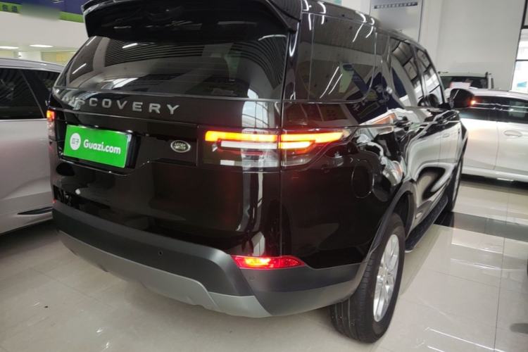 Used Land Rover Discovery 2018 2.0T SE Rear Right 45 Deg