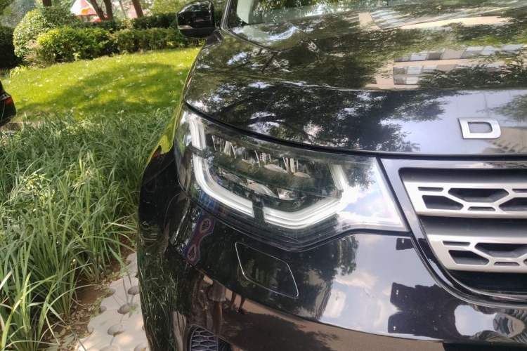 Used Land Rover Discovery 2018 2.0T SE Right Front Headlight