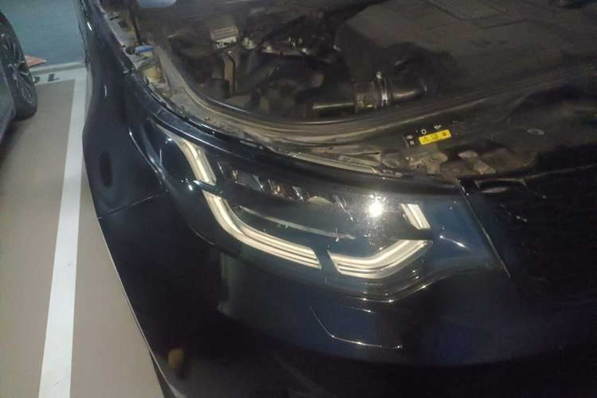 Used Land Rover Discovery 2018 3.0 SC V6 SE Right Front Headlight