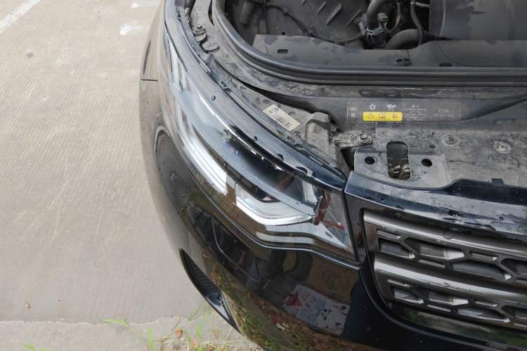 Used Land Rover Discovery 2018 2.0T SE Right Front Headlight