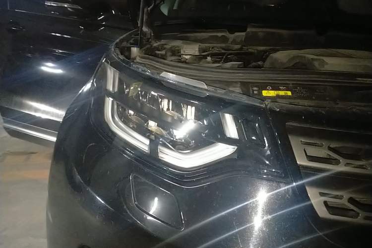 Used Land Rover Discovery 2018 3.0 SC V6 SE Right Front Headlight