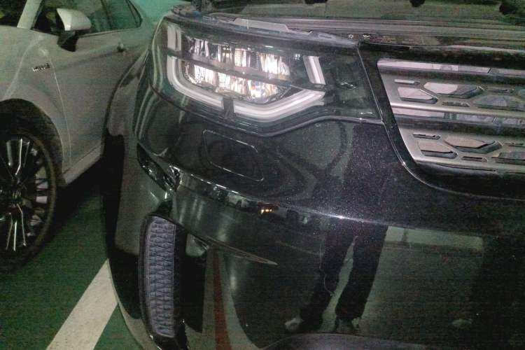 Used Land Rover Discovery 2018 3.0 SC V6 SE Right Front Headlight
