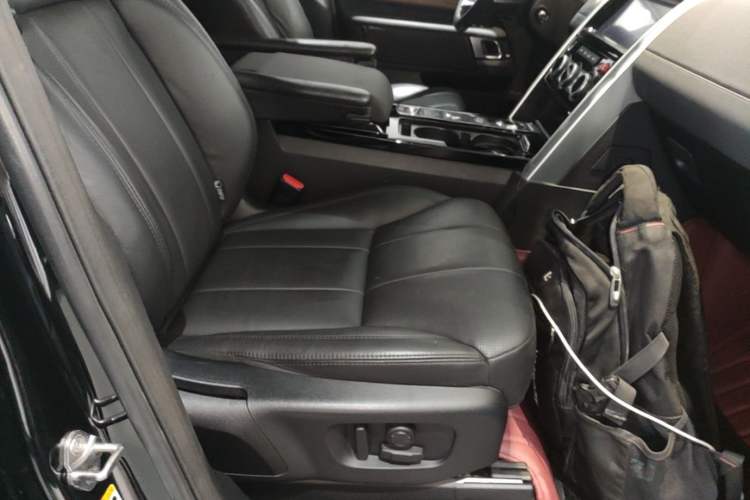 Used Land Rover Discovery 2018 3.0 SC V6 HSE Right Front Seat