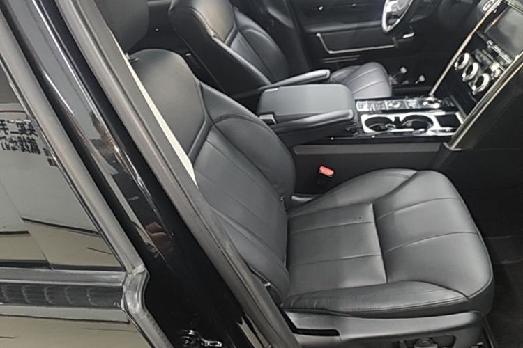 Used Land Rover Discovery 2018 2.0T Special Edition Right Front Seat