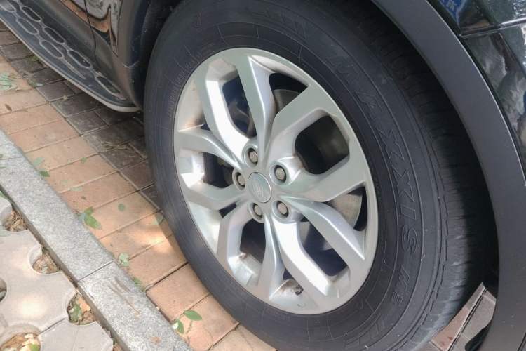 Used Land Rover Discovery 2018 2.0T SE Right Front Wheel Hub